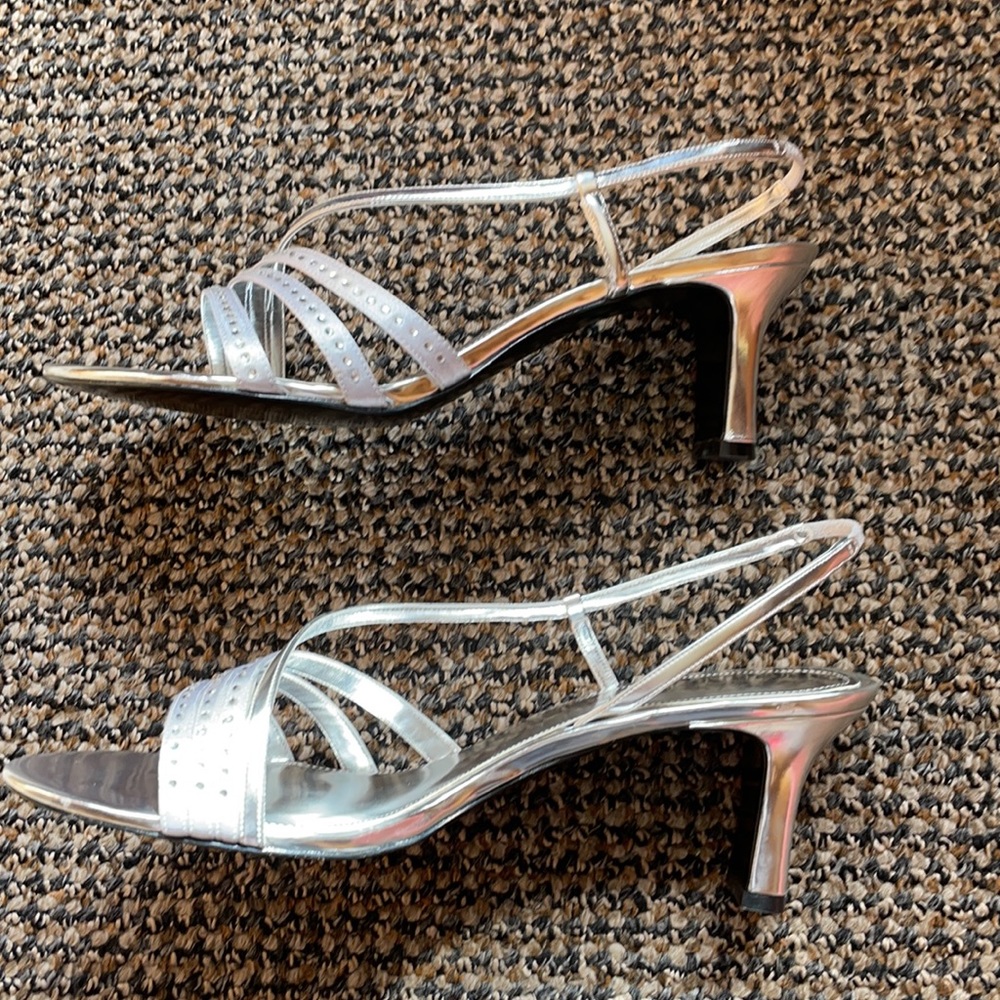 Heels - Picture 3 of 5